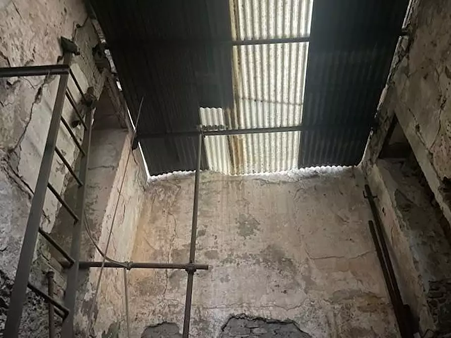 Immagine 7 di Casa semindipendente in vendita  a Massa