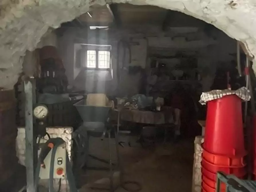 Immagine 2 di Casa semindipendente in vendita  a Massa