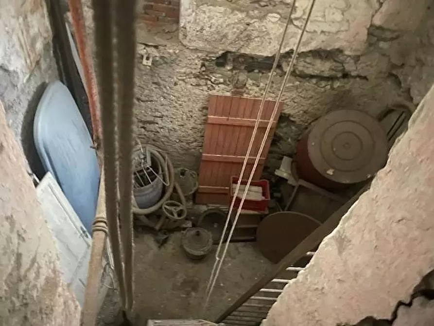 Immagine 11 di Casa semindipendente in vendita  a Massa