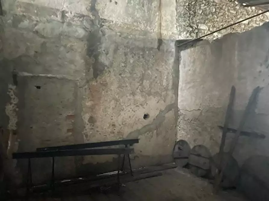 Immagine 13 di Casa semindipendente in vendita  a Massa