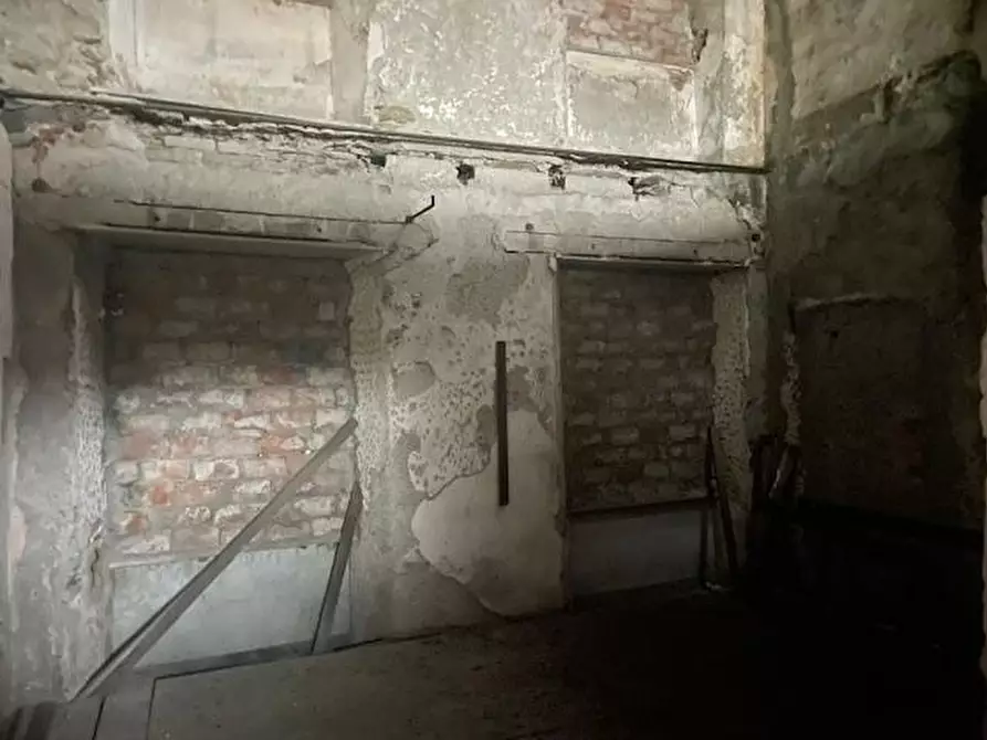 Immagine 12 di Casa semindipendente in vendita  a Massa