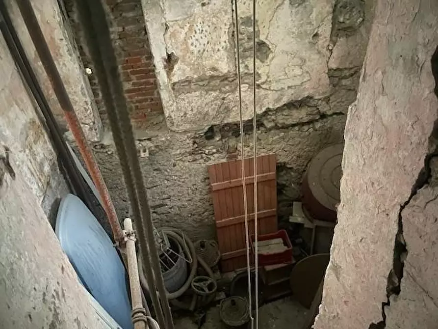 Immagine 10 di Casa semindipendente in vendita  a Massa