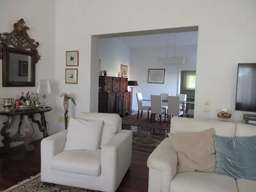 Immagine 9 di Villa in vendita  a Montelupo Fiorentino