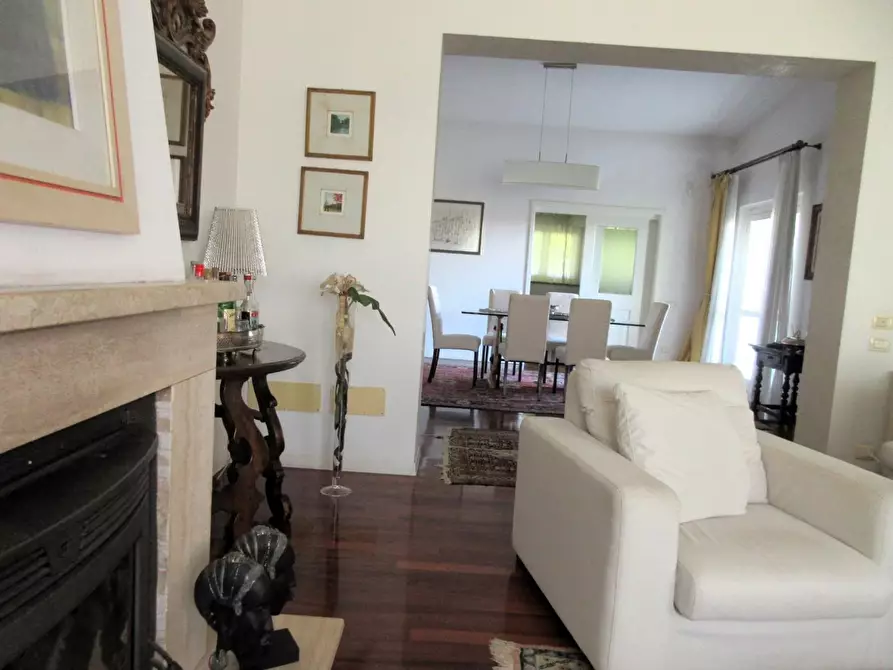 Immagine 7 di Villa in vendita  a Montelupo Fiorentino