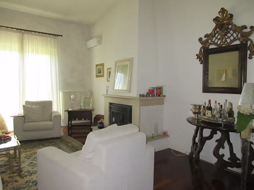 Immagine 3 di Villa in vendita  a Montelupo Fiorentino