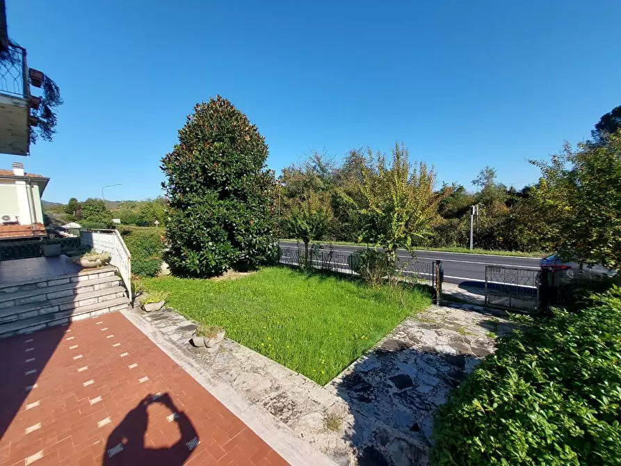 Immagine 4 di Casa bifamiliare in vendita  a Buti