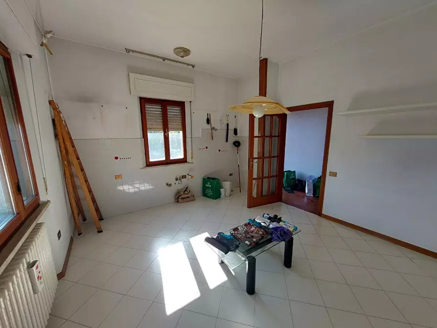 Immagine 11 di Casa bifamiliare in vendita  a Buti