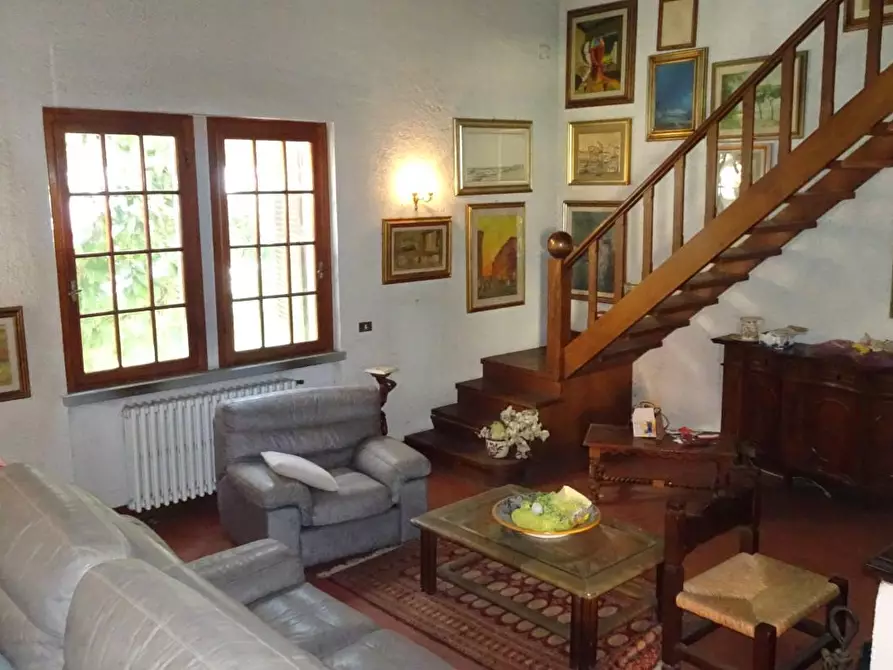 Immagine 3 di Villa in vendita  a Cascina