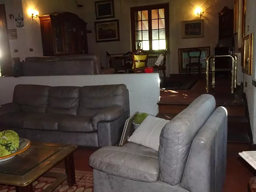 Immagine 26 di Villa in vendita  a Cascina