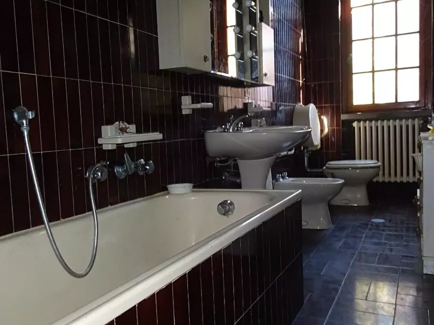 Immagine 27 di Villa in vendita  a Cascina