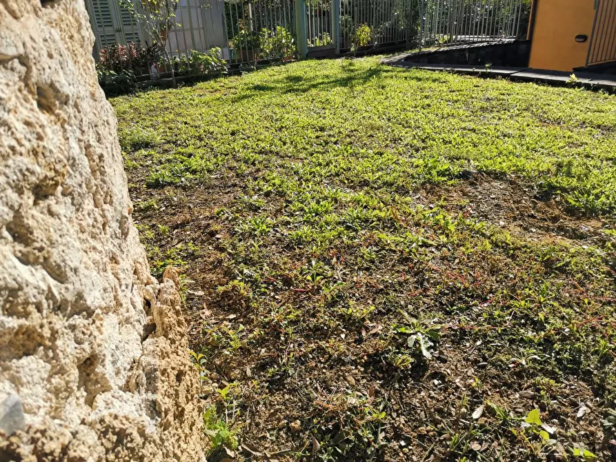 Immagine 2 di Casa trifamiliare in vendita  a Poggibonsi