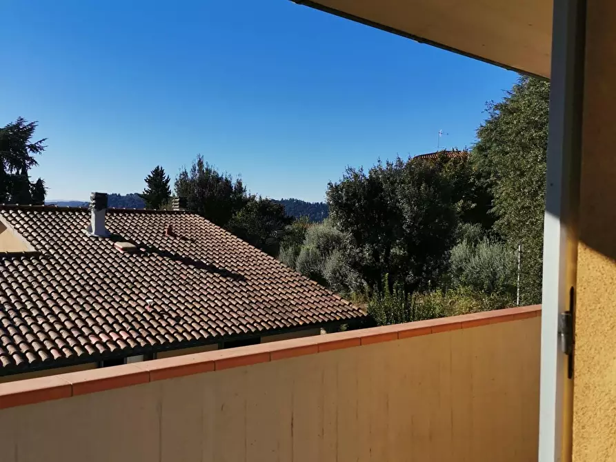 Immagine 3 di Casa trifamiliare in vendita  a Poggibonsi