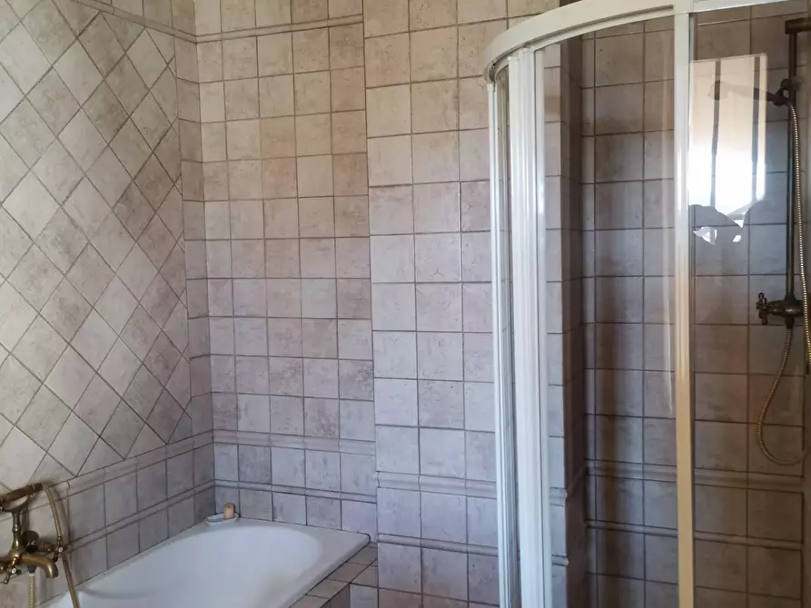 Immagine 8 di Casa trifamiliare in vendita  a Poggibonsi