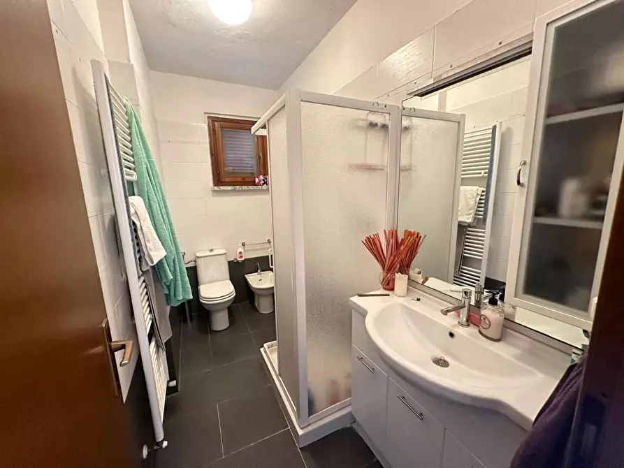 Immagine 10 di Appartamento in vendita  a Ortonovo