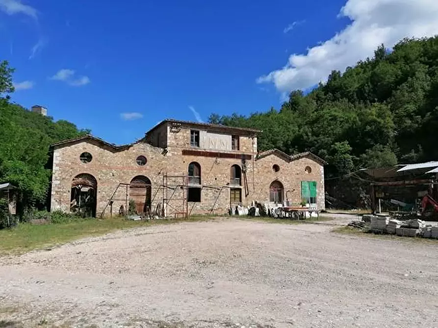 Immagine 1 di Capannone industriale in vendita  a Sovicille