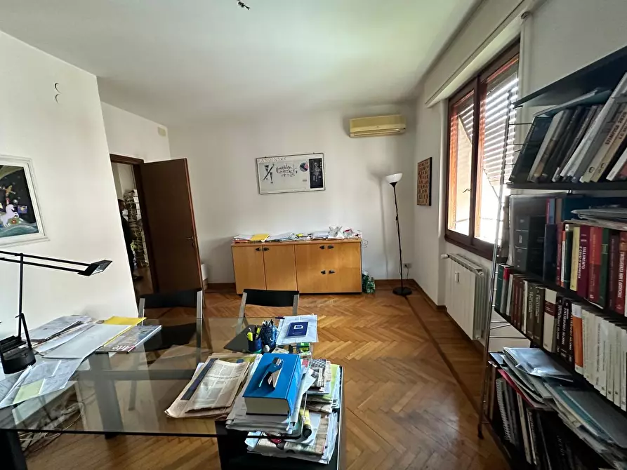 Immagine 14 di Appartamento in vendita  a Pisa