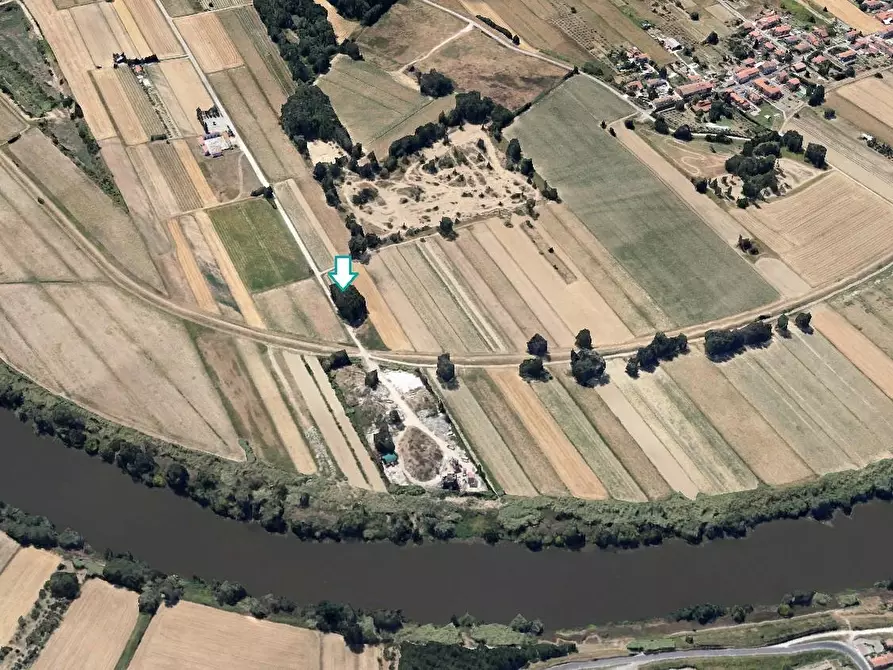 Immagine 1 di Terreno agricolo in vendita  a Cascina