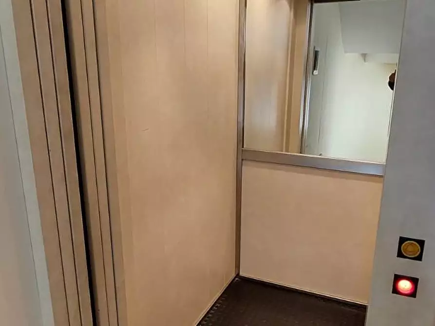 Immagine 10 di Appartamento in vendita  a Empoli