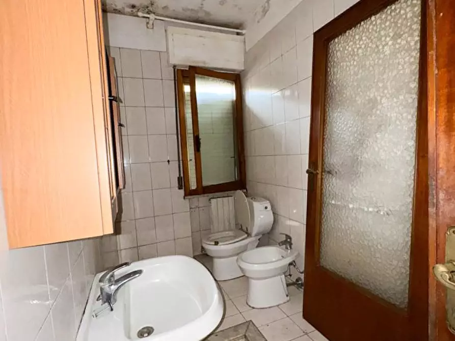 Immagine 16 di Appartamento in vendita  a Pisa