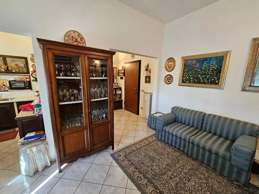 Immagine 2 di Appartamento in vendita  a Cascina