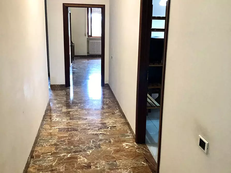 Immagine 23 di Appartamento in vendita  a Siena