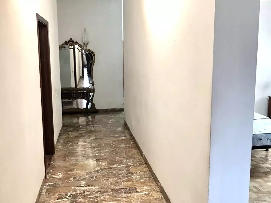 Immagine 4 di Appartamento in vendita  a Siena