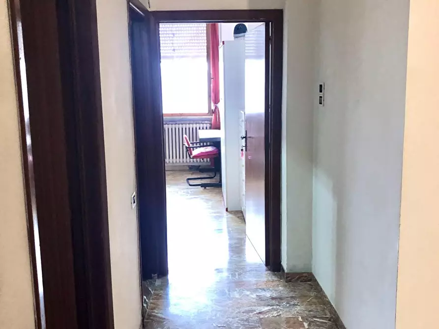 Immagine 13 di Appartamento in vendita  a Siena