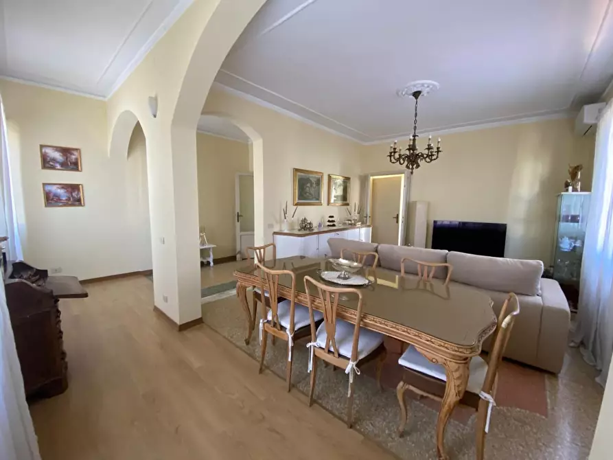 Immagine 6 di Casa bifamiliare in vendita  a Massa