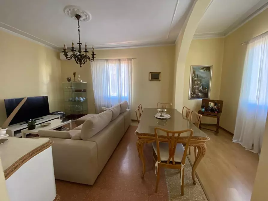 Immagine 5 di Casa bifamiliare in vendita  a Massa