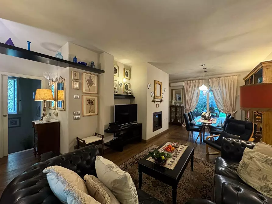 Immagine 2 di Villa in affitto  a Forte Dei Marmi