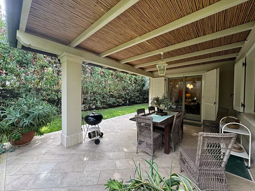 Immagine 41 di Villa in affitto  a Forte Dei Marmi