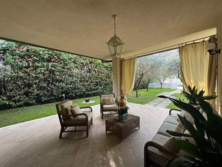 Immagine 34 di Villa in affitto  a Forte Dei Marmi