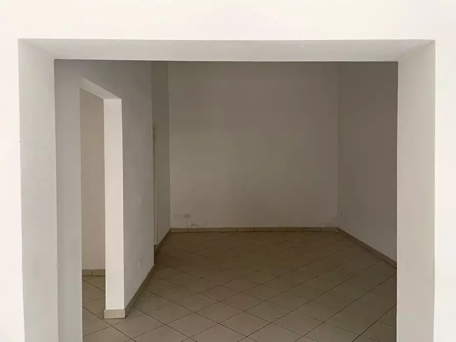 Immagine 3 di Locale commerciale in affitto  a San Miniato