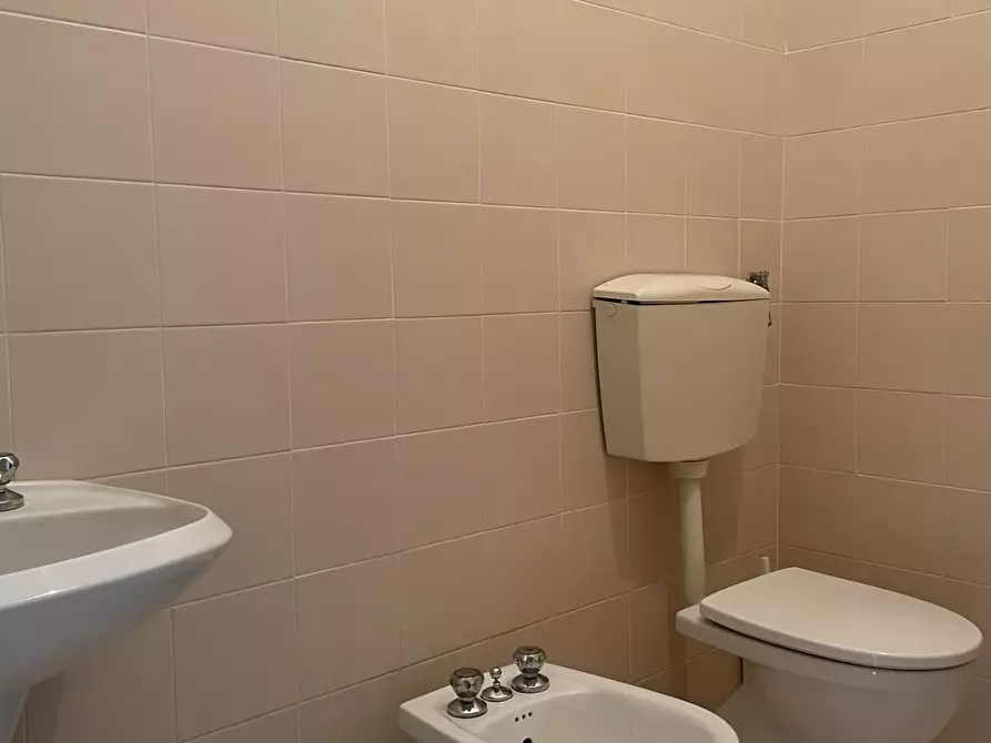 Immagine 4 di Locale commerciale in affitto  a San Miniato