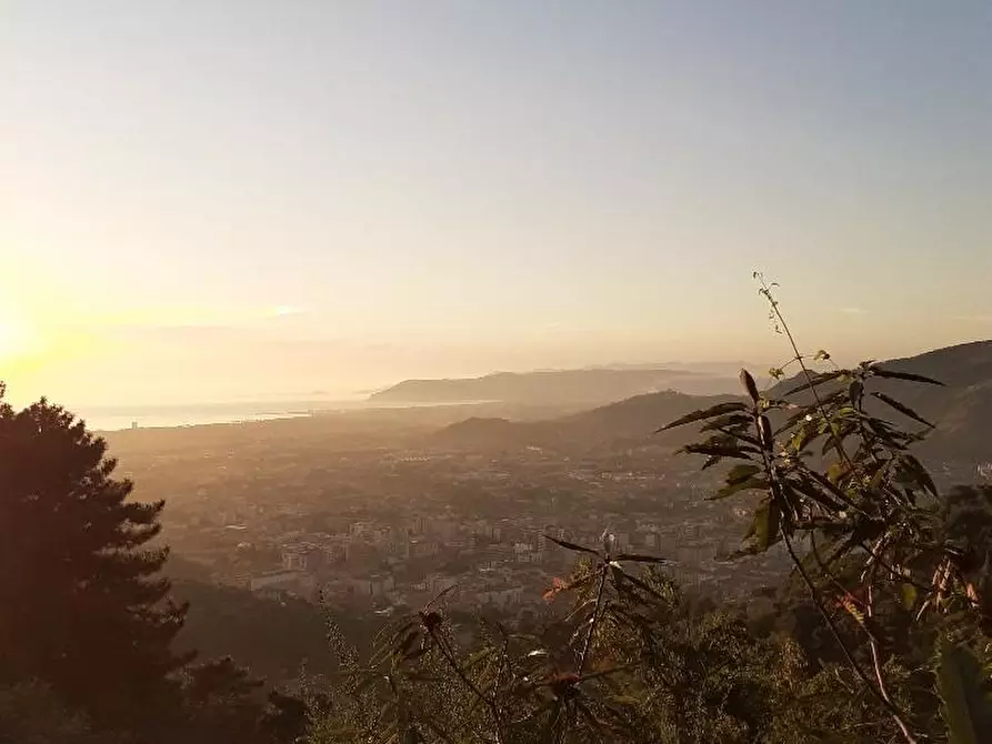 Immagine 24 di Villa in vendita  a Massa