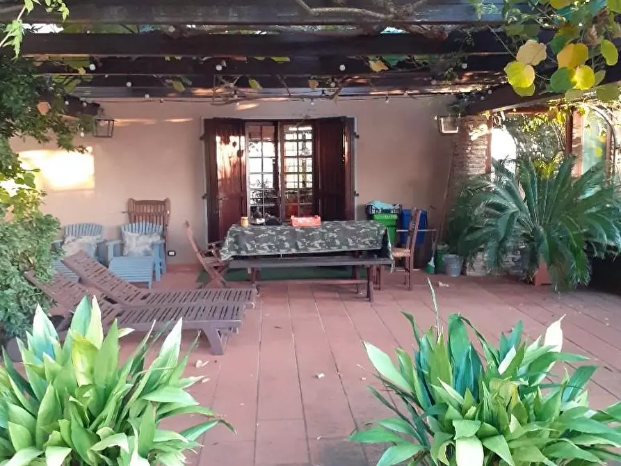 Immagine 26 di Villa in vendita  a Massa