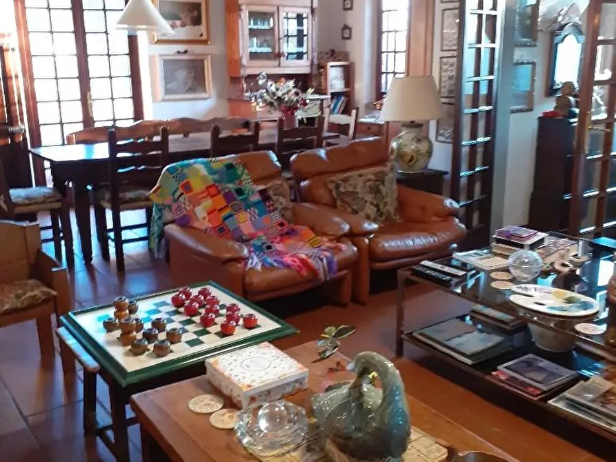 Immagine 10 di Villa in vendita  a Massa