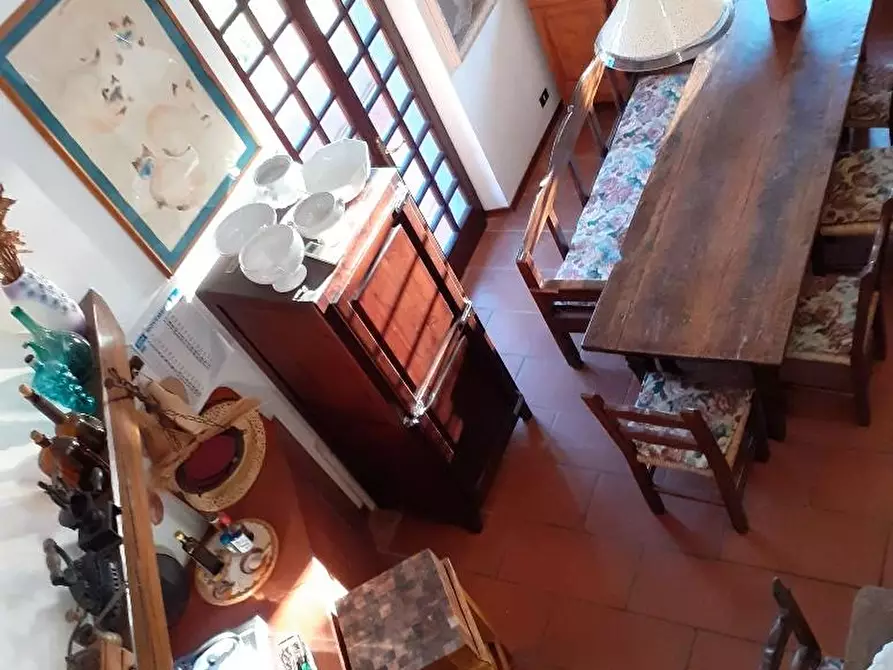 Immagine 7 di Villa in vendita  a Massa