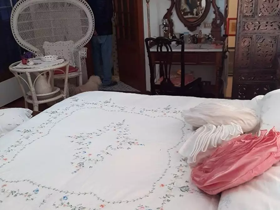 Immagine 5 di Villa in vendita  a Massa