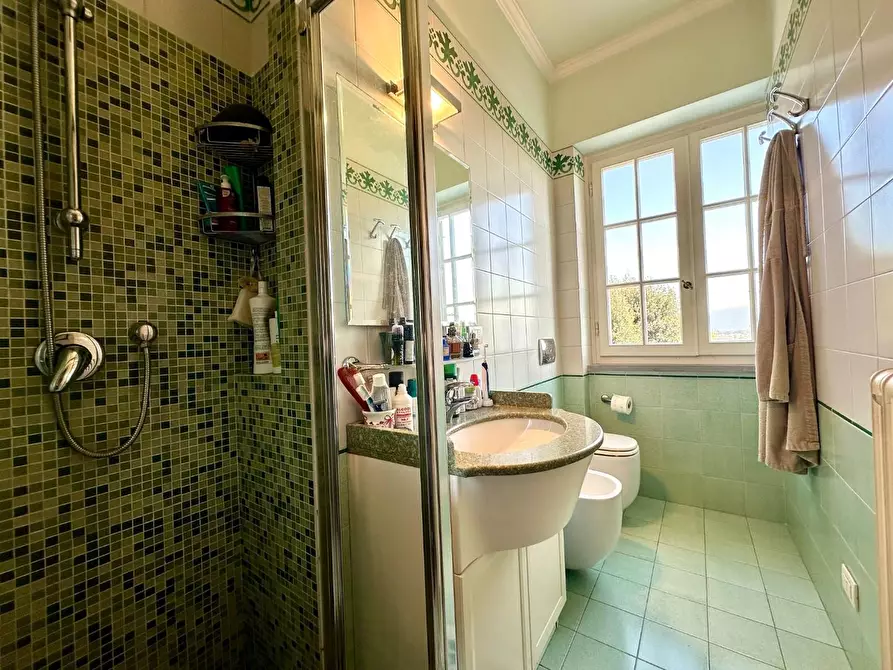 Immagine 30 di Villa in vendita  a Lucca