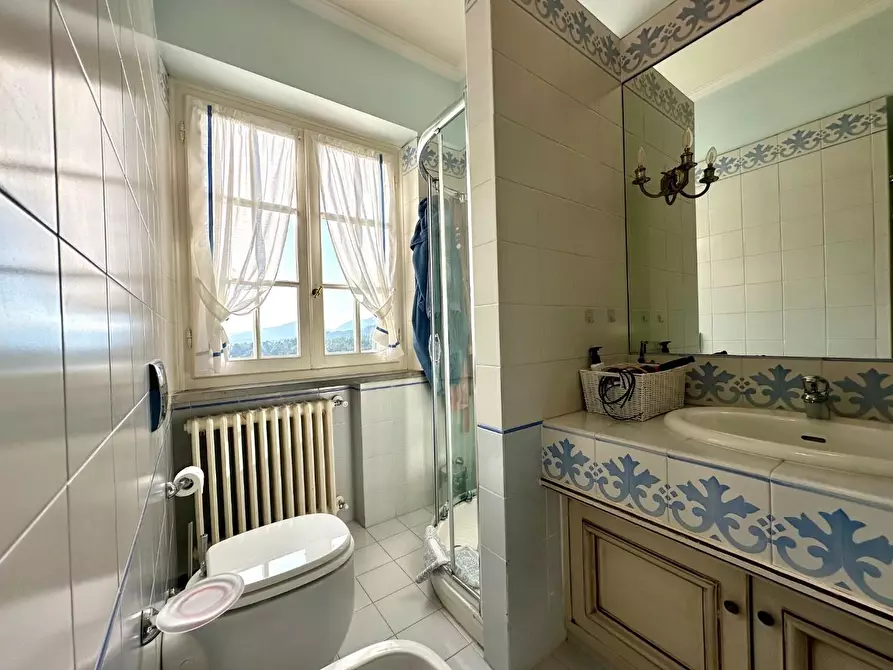 Immagine 24 di Villa in vendita  a Lucca
