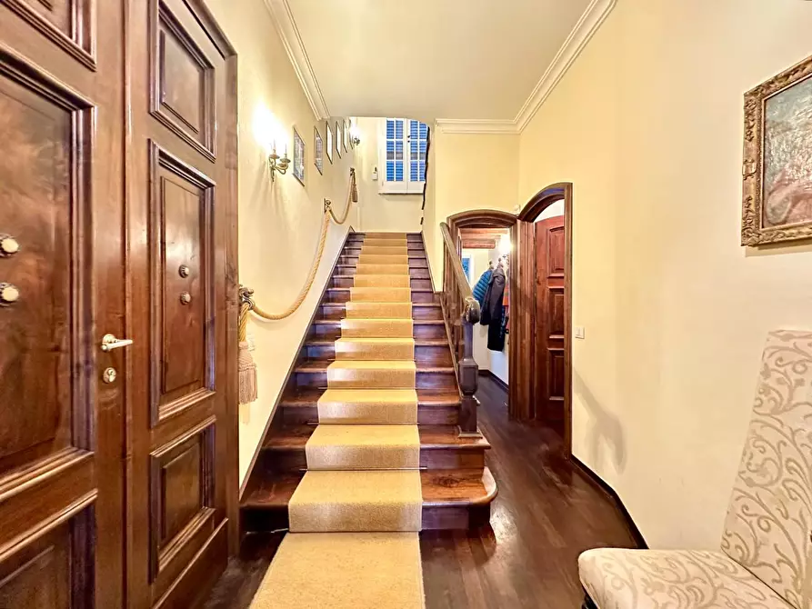 Immagine 19 di Villa in vendita  a Lucca