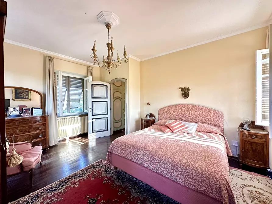 Immagine 21 di Villa in vendita  a Lucca