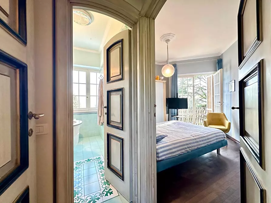 Immagine 28 di Villa in vendita  a Lucca