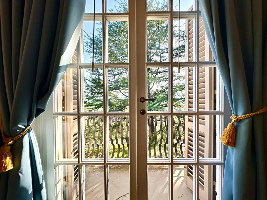 Immagine 27 di Villa in vendita  a Lucca