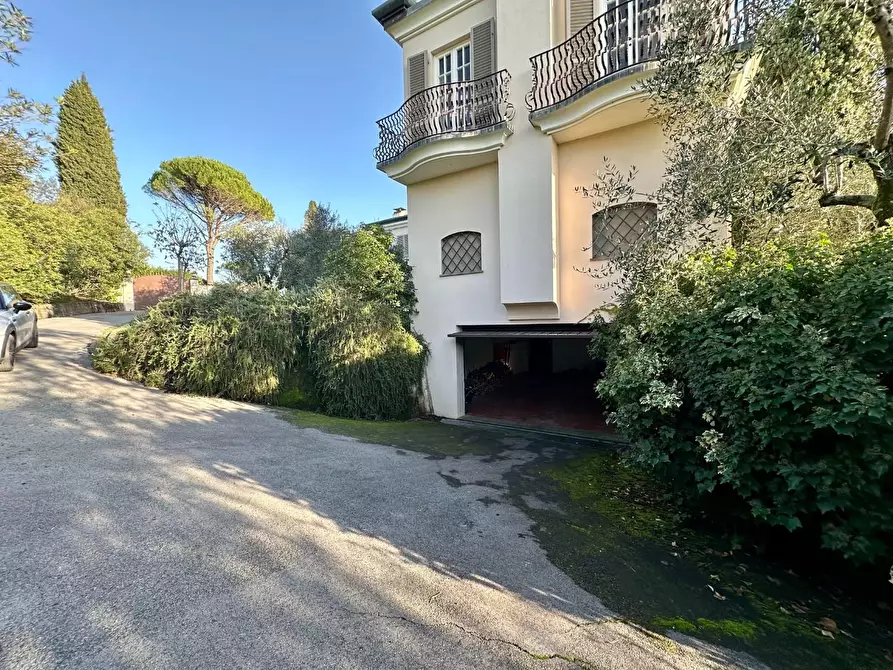Immagine 46 di Villa in vendita  a Lucca