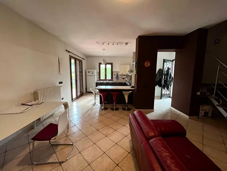 Immagine 4 di Casa bifamiliare in vendita  a Cascina