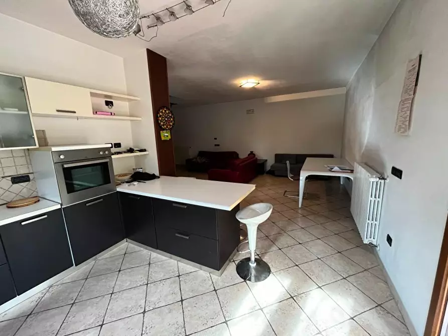 Immagine 17 di Casa bifamiliare in vendita  a Cascina