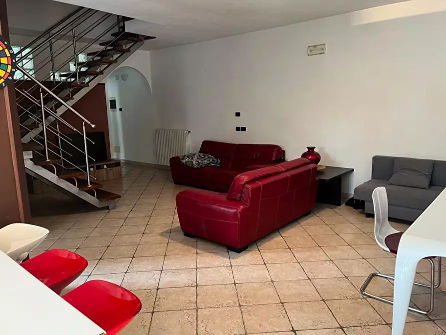 Immagine 15 di Casa bifamiliare in vendita  a Cascina