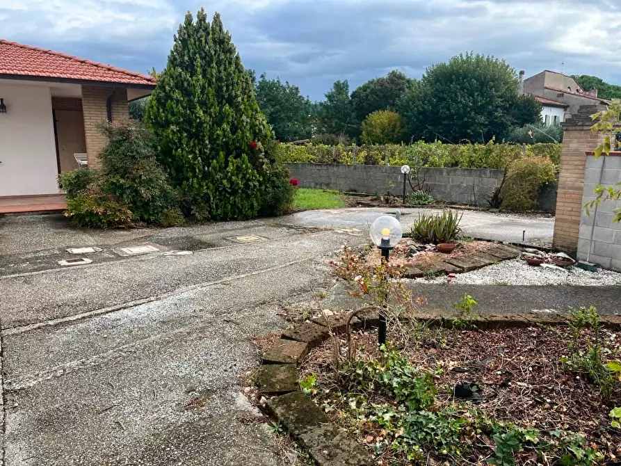 Immagine 5 di Casa bifamiliare in vendita  a Cascina